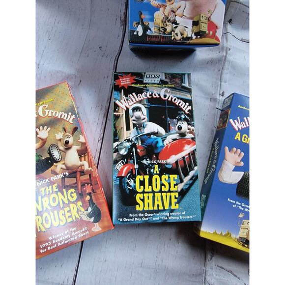 Wallace & Gromit Box Gift Set VHS, 1996 3 Tape Set in Display Box - Picture 3 of 7